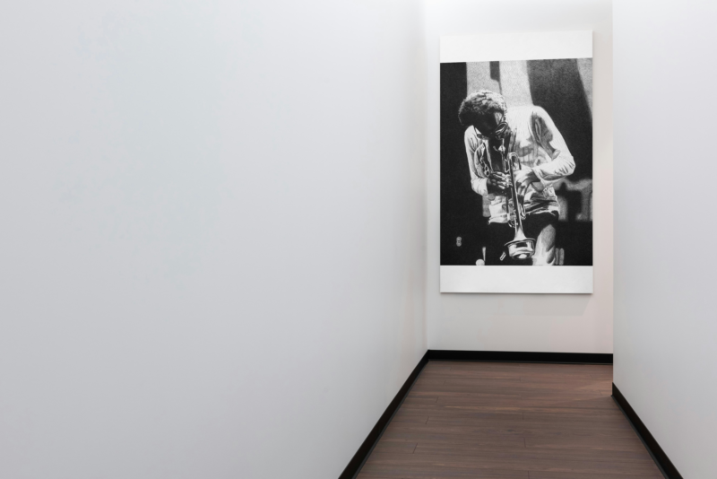 Miles Davis (stehend)